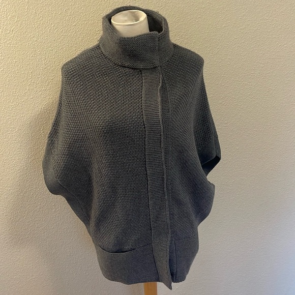 NFP Studio NWT Small Dark Grey Wool button-Up Sweater Cardigan